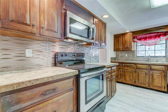 10406 RECLINATA LANE, Tampa, FL 33618