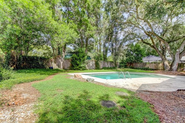 10406 RECLINATA LANE, Tampa, FL 33618