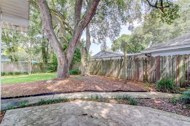 10406 RECLINATA LANE, Tampa, FL 33618