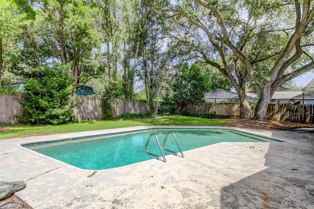 10406 RECLINATA LANE, Tampa, FL 33618