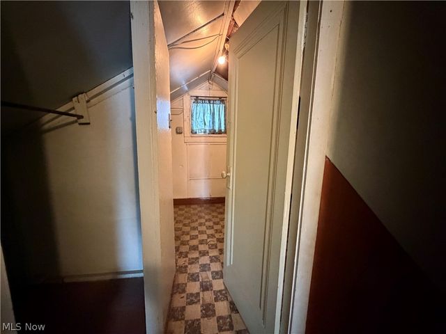 1378 Hazelwood Avenue SE, Warren, OH 44484