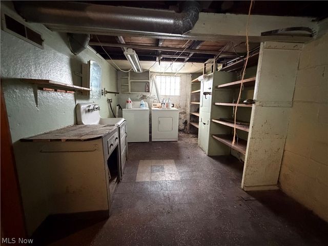 1378 Hazelwood Avenue SE, Warren, OH 44484