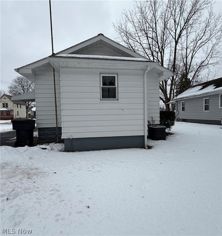 1378 Hazelwood Avenue SE, Warren, OH 44484