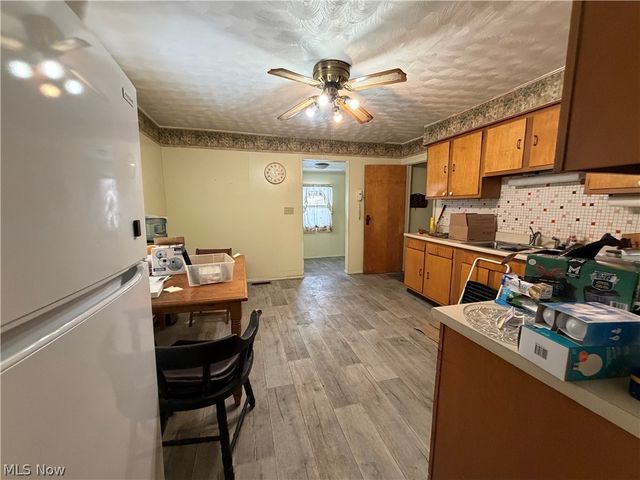 1378 Hazelwood Avenue SE, Warren, OH 44484