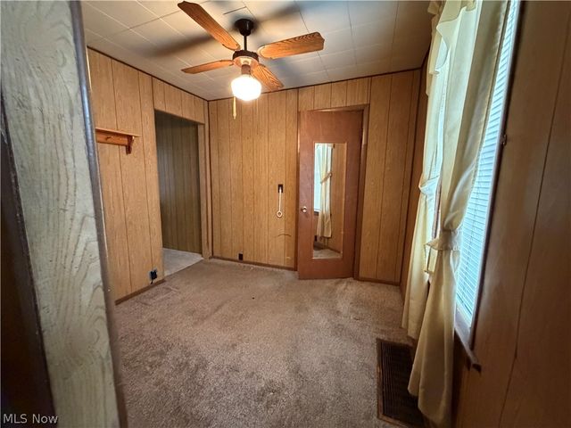 1378 Hazelwood Avenue SE, Warren, OH 44484