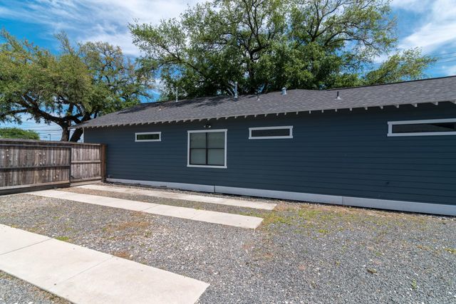 4734 Bell Street, Houston, TX 77023