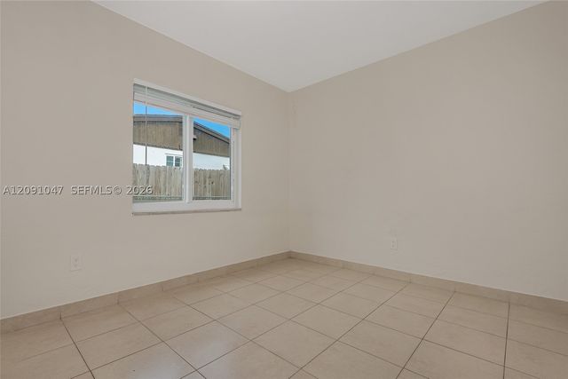1679 NE 176th St, North Miami Beach, FL 33162