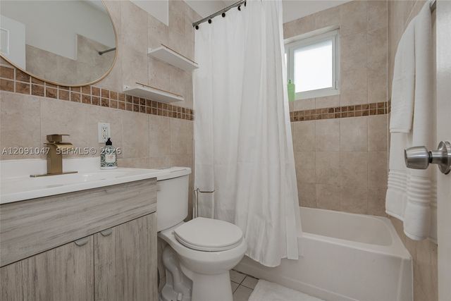 1679 NE 176th St, North Miami Beach, FL 33162