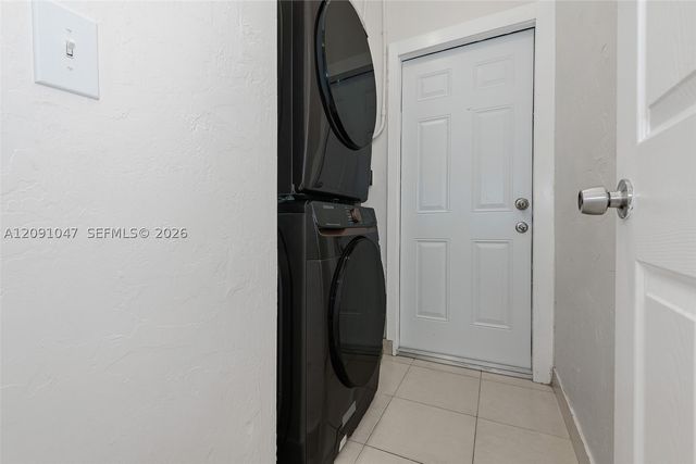 1679 NE 176th St, North Miami Beach, FL 33162