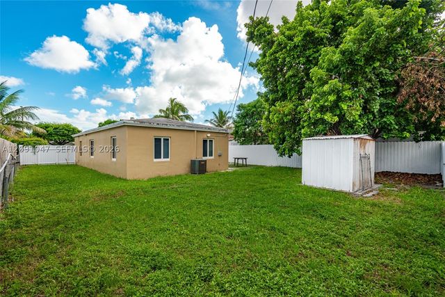 1679 NE 176th St, North Miami Beach, FL 33162