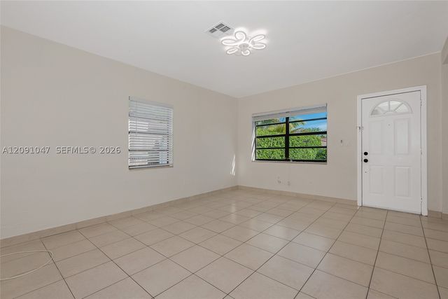 1679 NE 176th St, North Miami Beach, FL 33162