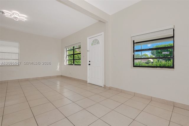 1679 NE 176th St, North Miami Beach, FL 33162