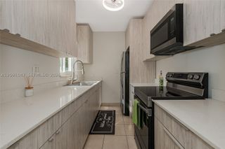 1679 NE 176th St, North Miami Beach, FL 33162