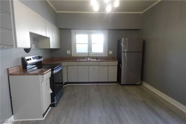 734 Main Street, Bridgeport, OH 43912