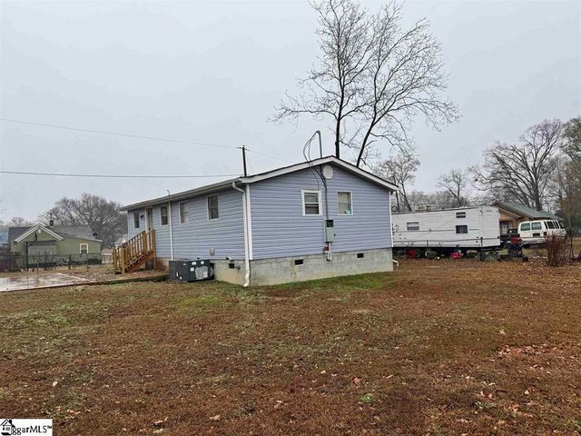 22 Stevens Street, Laurens, SC 29360