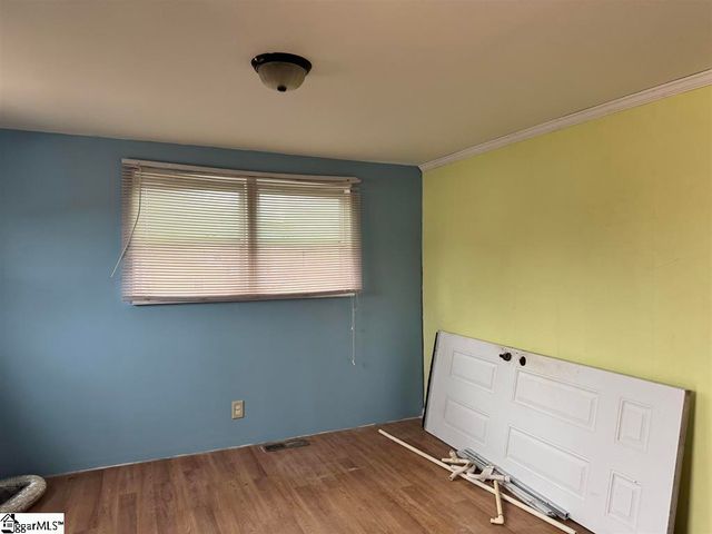 22 Stevens Street, Laurens, SC 29360