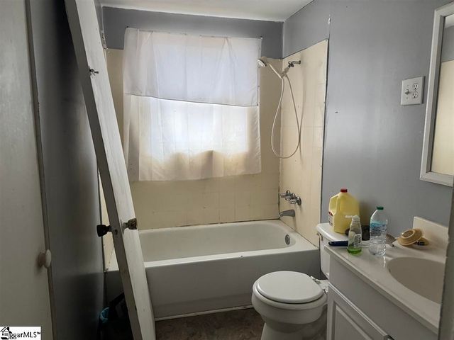 22 Stevens Street, Laurens, SC 29360