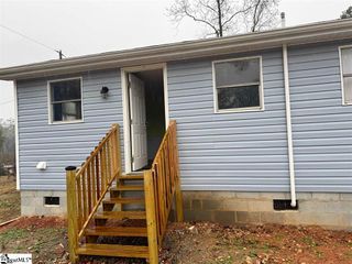 22 Stevens Street, Laurens, SC 29360