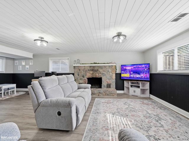 34310 LAKEWOOD Drive, Chesterfield Twp, MI 48047