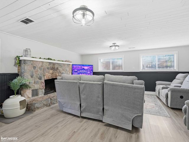34310 LAKEWOOD Drive, Chesterfield Twp, MI 48047