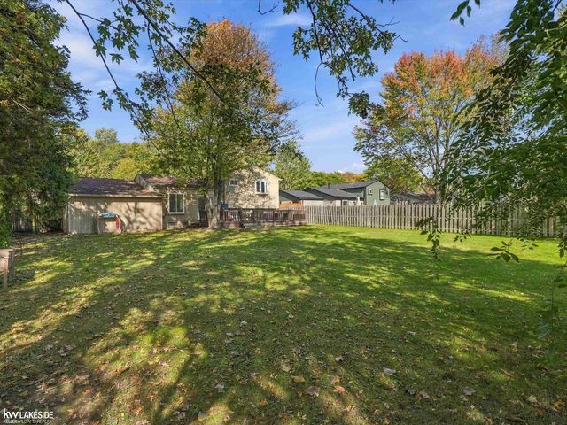 34310 LAKEWOOD Drive, Chesterfield Twp, MI 48047