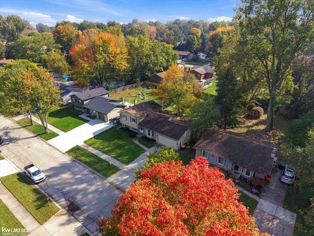 34310 LAKEWOOD Drive, Chesterfield Twp, MI 48047