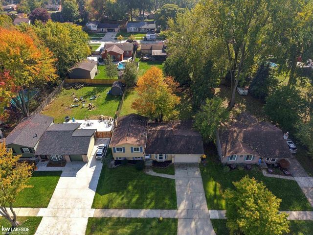 34310 LAKEWOOD Drive, Chesterfield Twp, MI 48047
