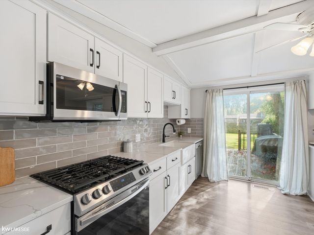 34310 LAKEWOOD Drive, Chesterfield Twp, MI 48047