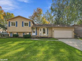 34310 LAKEWOOD Drive, Chesterfield Twp, MI 48047