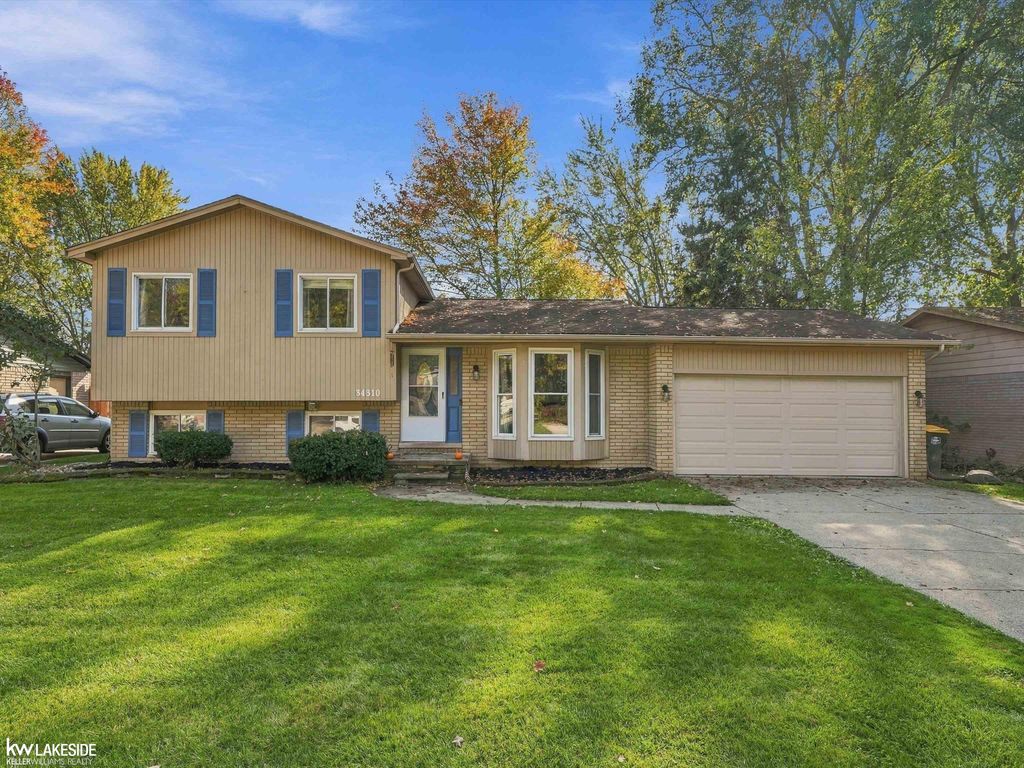 34310 LAKEWOOD Drive, Chesterfield Twp, MI 48047