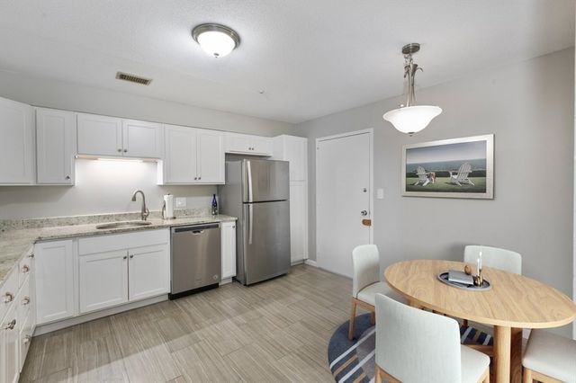 1008 Paraside Road 2E, Swampscott, MA 02176