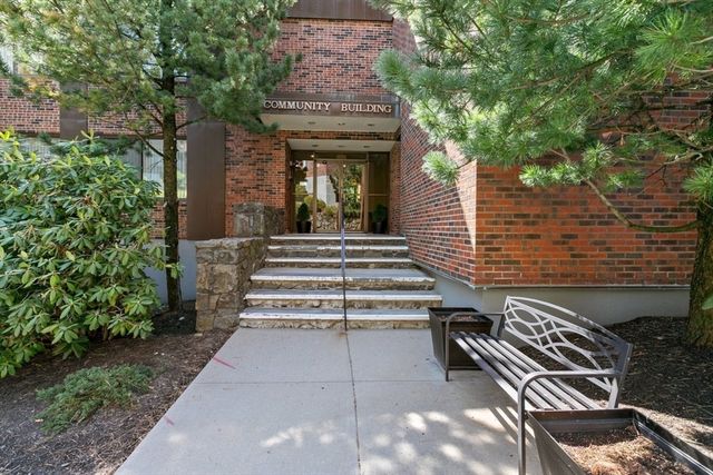 1008 Paraside Road 2E, Swampscott, MA 02176