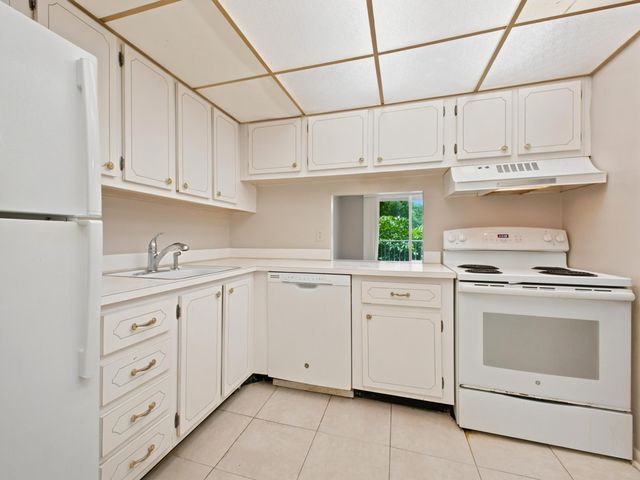 500 Executive Center Drive 2m, West Palm Beach, FL 33401