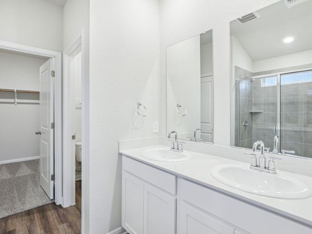 104 Honey Bee RD, Jarrell, TX 76537