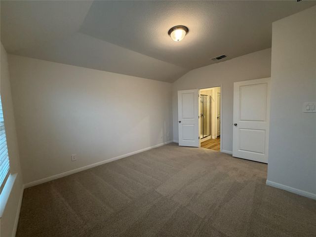 104 Honey Bee RD, Jarrell, TX 76537