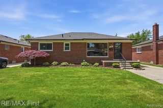 26419 Princeton Street, Saint Clair Shores, MI 48081