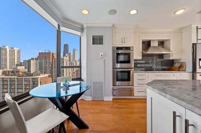 1410 N State Parkway 27B, Chicago, IL 60610
