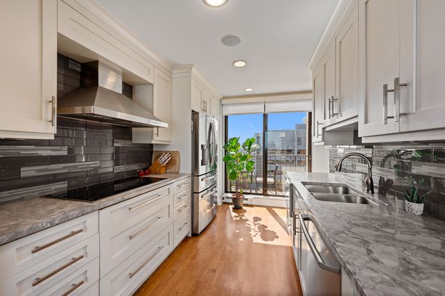 1410 N State Parkway 27B, Chicago, IL 60610