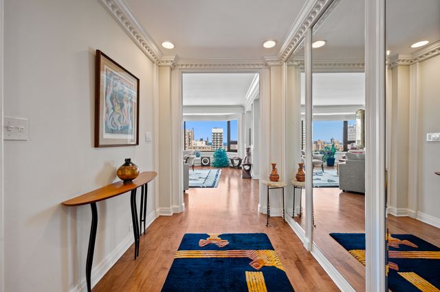 1410 N State Parkway 27B, Chicago, IL 60610