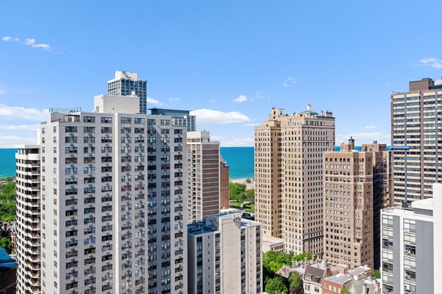 1410 N State Parkway 27B, Chicago, IL 60610