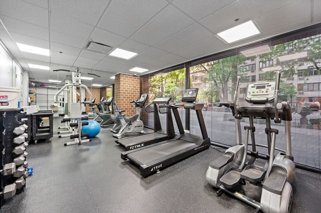 1410 N State Parkway 27B, Chicago, IL 60610