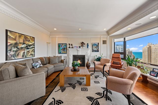 1410 N State Parkway 27B, Chicago, IL 60610