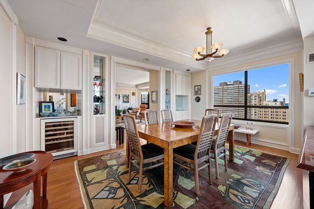 1410 N State Parkway 27B, Chicago, IL 60610