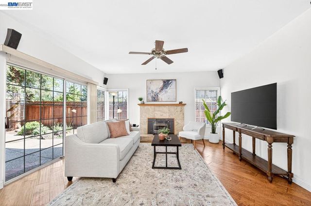 579 Amberwood Way, Livermore, CA 94551