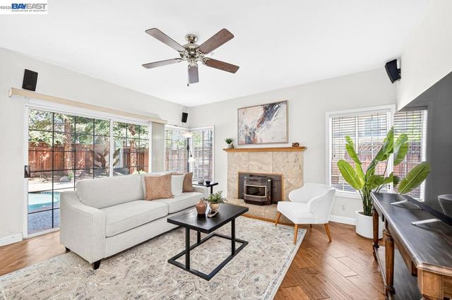 579 Amberwood Way, Livermore, CA 94551