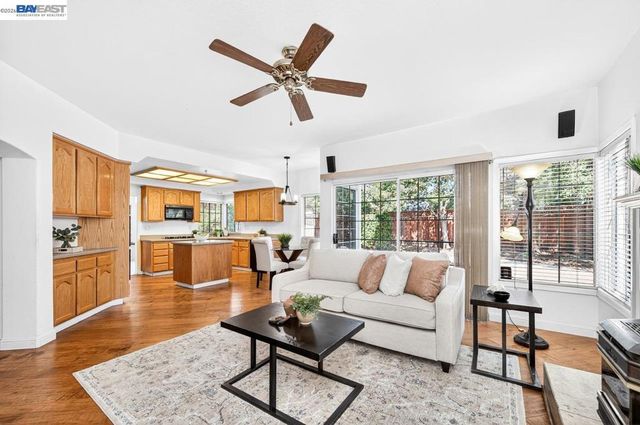 579 Amberwood Way, Livermore, CA 94551