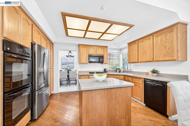 579 Amberwood Way, Livermore, CA 94551