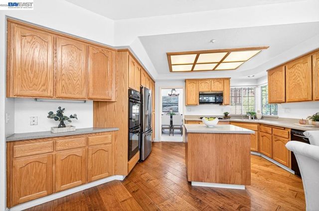 579 Amberwood Way, Livermore, CA 94551