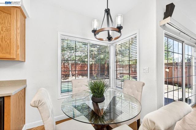 579 Amberwood Way, Livermore, CA 94551