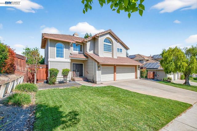 579 Amberwood Way, Livermore, CA 94551